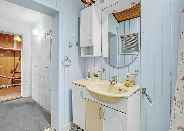 Holiday home 2 Bedroom Lovely In