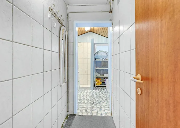 2 Bedroom Lovely In Holiday home *